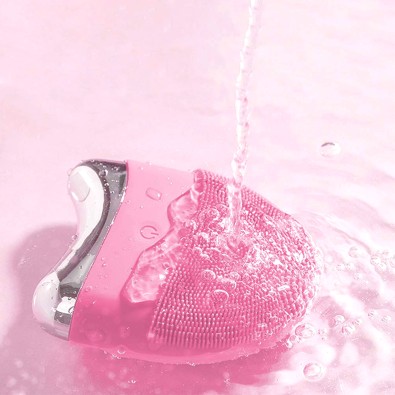 Pink Silicone Facial Cleansing Brush Pink Silicone Facial Cleansing Brush